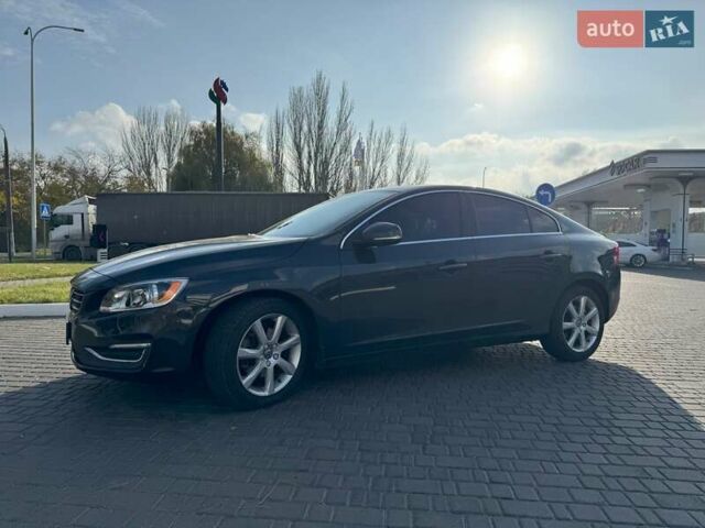 Сірий Вольво С60, об'ємом двигуна 2 л та пробігом 190 тис. км за 12000 $, фото 1 на Automoto.ua