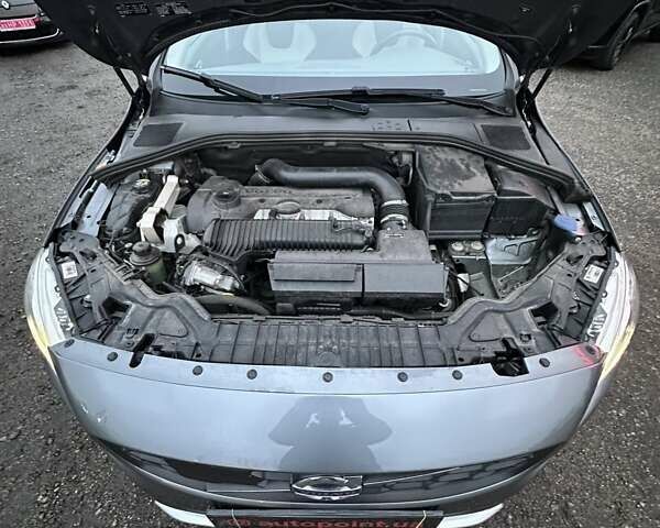 Серый Вольво С60, объемом двигателя 2.5 л и пробегом 73 тыс. км за 16500 $, фото 47 на Automoto.ua