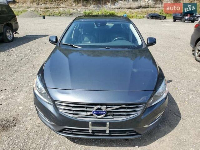 Вольво С60 2015 в Кропивницком (Кировограде) на Automoto.ua Серый Вольво С60, объемом двигателя 2.52 л и пробегом 157 тыс. км за 1400 $, фото 4 на Automoto.ua