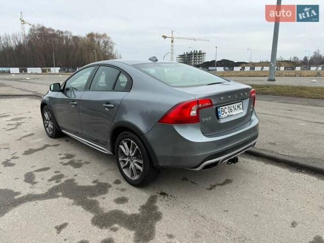 Серый Вольво С60, объемом двигателя 2.5 л и пробегом 128 тыс. км за 13800 $, фото 9 на Automoto.ua