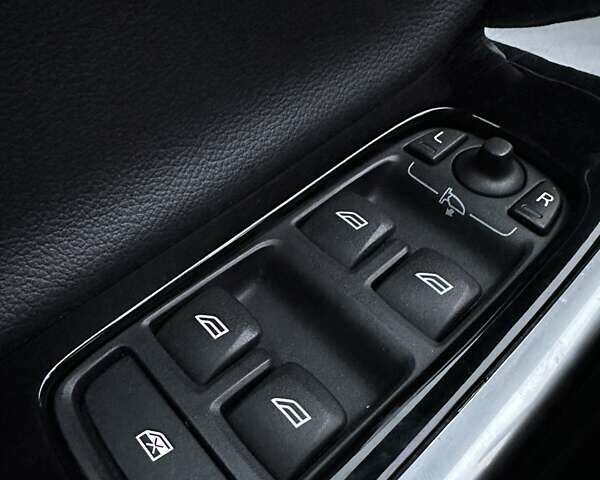 Серый Вольво С60, объемом двигателя 2.5 л и пробегом 73 тыс. км за 16500 $, фото 33 на Automoto.ua