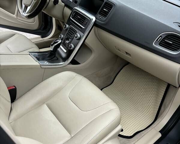 Сірий Вольво С60, об'ємом двигуна 1.97 л та пробігом 94 тис. км за 13800 $, фото 17 на Automoto.ua