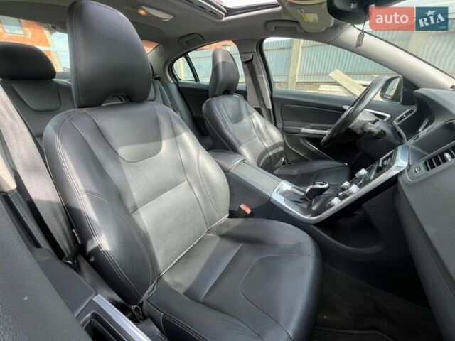 Серый Вольво С60, объемом двигателя 1.97 л и пробегом 195 тыс. км за 12300 $, фото 14 на Automoto.ua