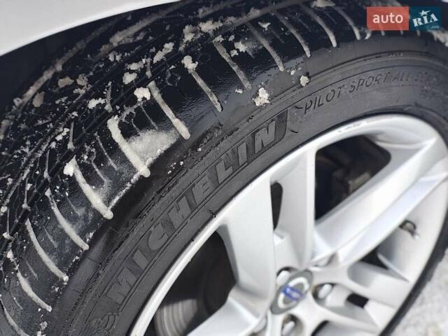 Серый Вольво С60, объемом двигателя 2 л и пробегом 167 тыс. км за 11300 $, фото 35 на Automoto.ua