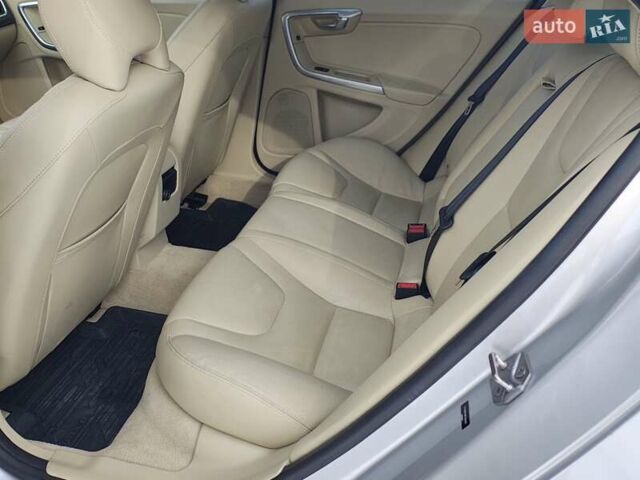 Серый Вольво С60, объемом двигателя 2 л и пробегом 167 тыс. км за 11300 $, фото 26 на Automoto.ua