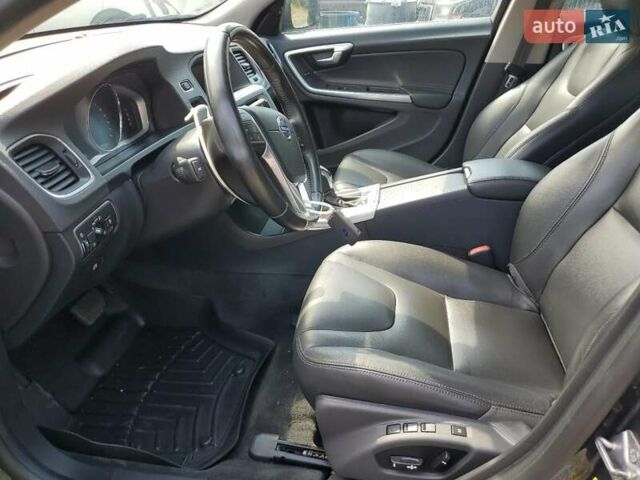 Вольво С60 2015 в Кропивницком (Кировограде) на Automoto.ua Серый Вольво С60, объемом двигателя 2.52 л и пробегом 157 тыс. км за 1400 $, фото 6 на Automoto.ua