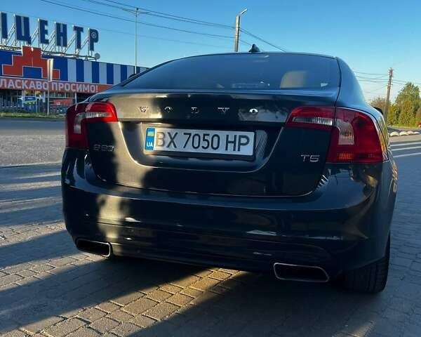 Серый Вольво С60, объемом двигателя 2 л и пробегом 157 тыс. км за 12900 $, фото 5 на Automoto.ua
