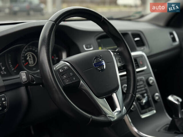 Сірий Вольво С60, об'ємом двигуна 2 л та пробігом 183 тис. км за 14600 $, фото 36 на Automoto.ua