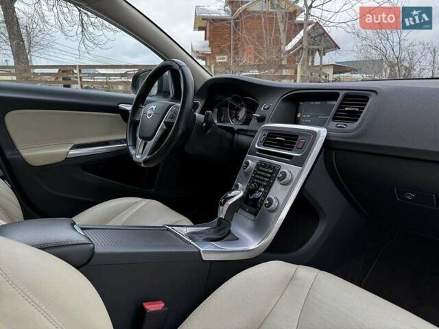 Сірий Вольво С60, об'ємом двигуна 2 л та пробігом 199 тис. км за 13890 $, фото 24 на Automoto.ua