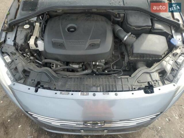 Серый Вольво С60, объемом двигателя 2 л и пробегом 145 тыс. км за 2600 $, фото 10 на Automoto.ua