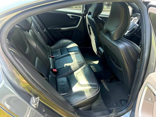 Сірий Вольво С60, об'ємом двигуна 2 л та пробігом 80 тис. км за 7100 $, фото 12 на Automoto.ua