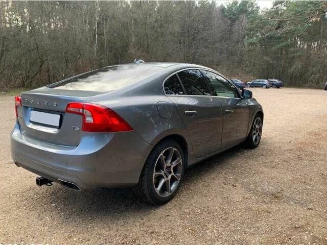 Серый Вольво С60, объемом двигателя 2 л и пробегом 152 тыс. км за 8500 $, фото 6 на Automoto.ua