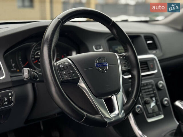 Сірий Вольво С60, об'ємом двигуна 2 л та пробігом 183 тис. км за 14400 $, фото 27 на Automoto.ua