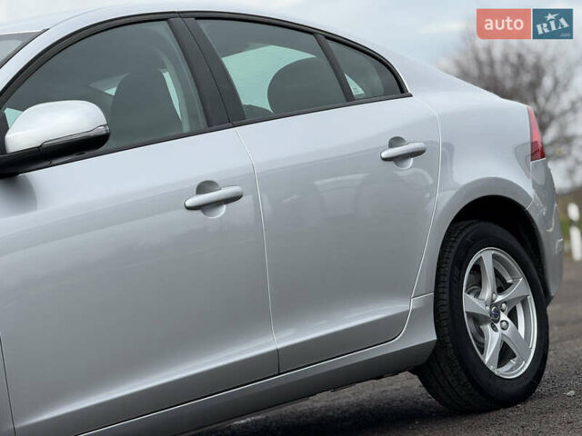 Сірий Вольво С60, об'ємом двигуна 2 л та пробігом 183 тис. км за 14600 $, фото 9 на Automoto.ua