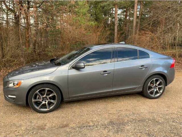 Серый Вольво С60, объемом двигателя 2 л и пробегом 152 тыс. км за 8500 $, фото 3 на Automoto.ua