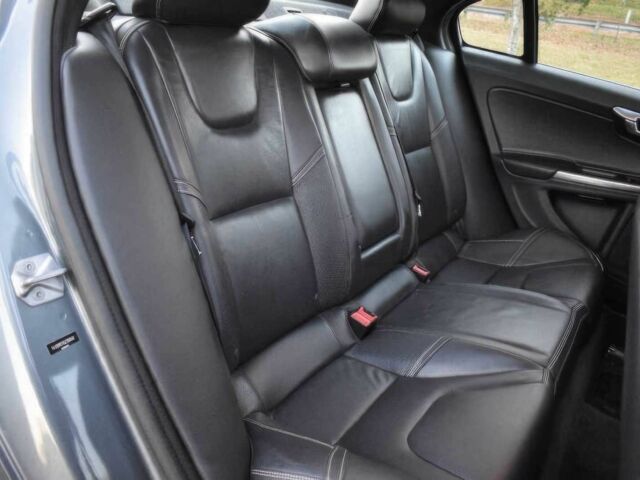 Серый Вольво С60, объемом двигателя 2 л и пробегом 75 тыс. км за 17700 $, фото 9 на Automoto.ua