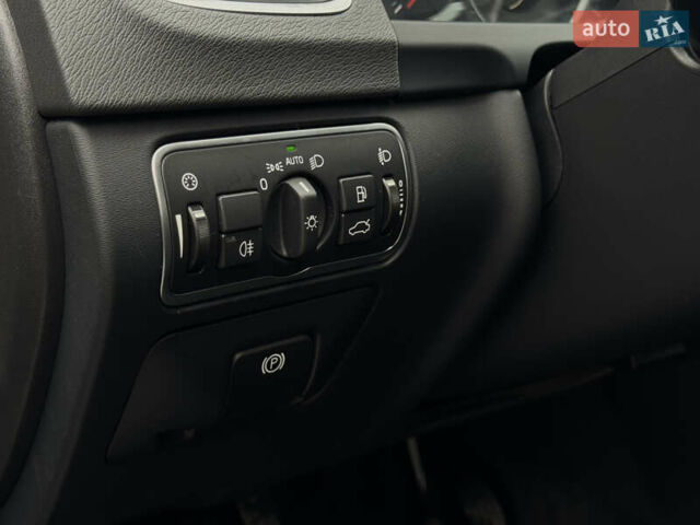 Сірий Вольво С60, об'ємом двигуна 2 л та пробігом 183 тис. км за 14600 $, фото 35 на Automoto.ua