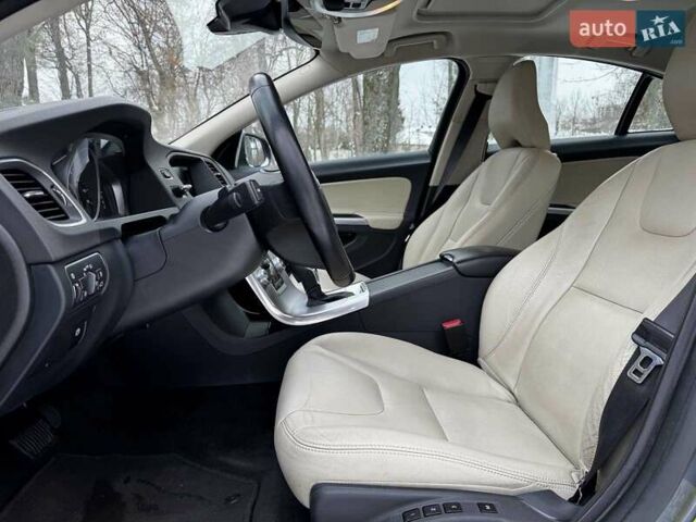 Сірий Вольво С60, об'ємом двигуна 2 л та пробігом 199 тис. км за 13890 $, фото 15 на Automoto.ua