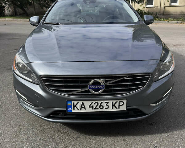 Серый Вольво С60, объемом двигателя 2.52 л и пробегом 125 тыс. км за 14000 $, фото 1 на Automoto.ua
