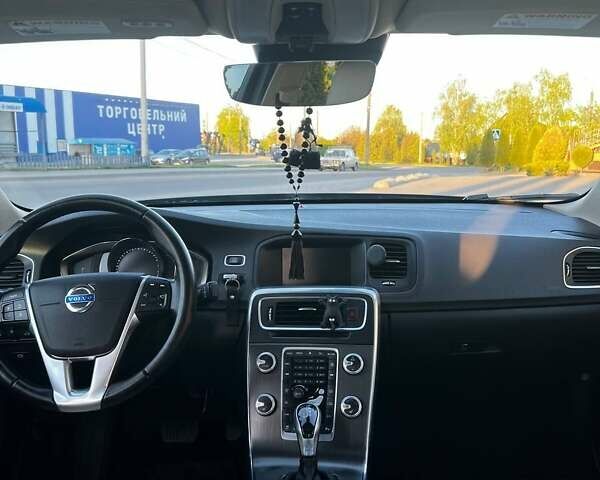 Серый Вольво С60, объемом двигателя 2 л и пробегом 157 тыс. км за 12900 $, фото 16 на Automoto.ua