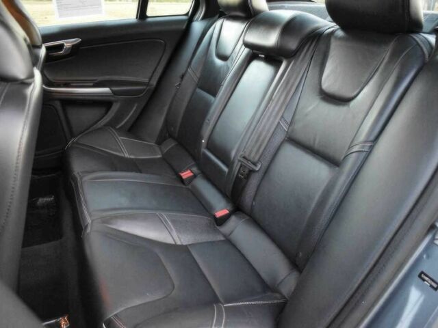 Серый Вольво С60, объемом двигателя 2 л и пробегом 75 тыс. км за 17700 $, фото 10 на Automoto.ua