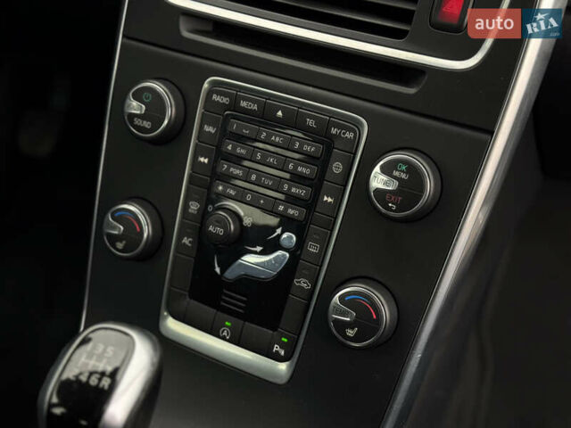 Сірий Вольво С60, об'ємом двигуна 2 л та пробігом 183 тис. км за 14600 $, фото 29 на Automoto.ua