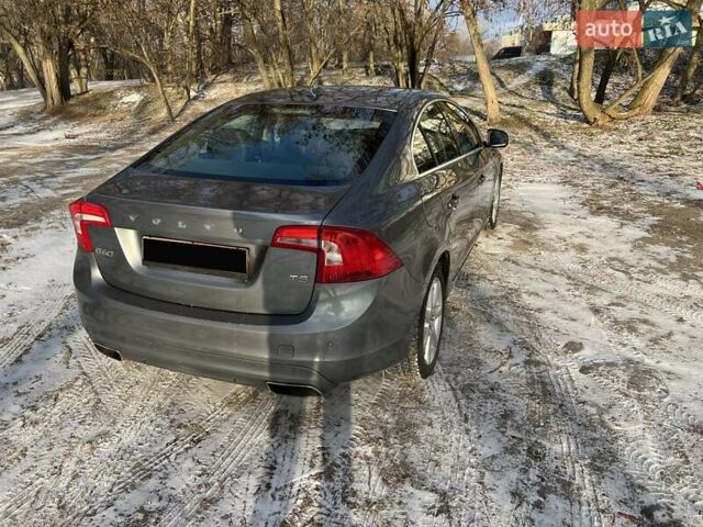 Серый Вольво С60, объемом двигателя 2 л и пробегом 225 тыс. км за 10700 $, фото 7 на Automoto.ua
