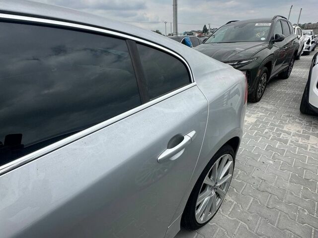 Сірий Вольво С60, об'ємом двигуна 2 л та пробігом 136 тис. км за 11250 $, фото 1 на Automoto.ua