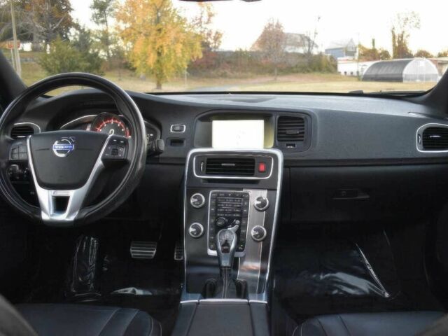 Серый Вольво С60, объемом двигателя 2 л и пробегом 75 тыс. км за 17700 $, фото 8 на Automoto.ua