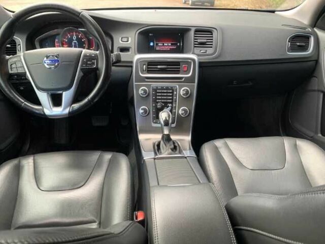 Серый Вольво С60, объемом двигателя 2 л и пробегом 152 тыс. км за 8500 $, фото 13 на Automoto.ua