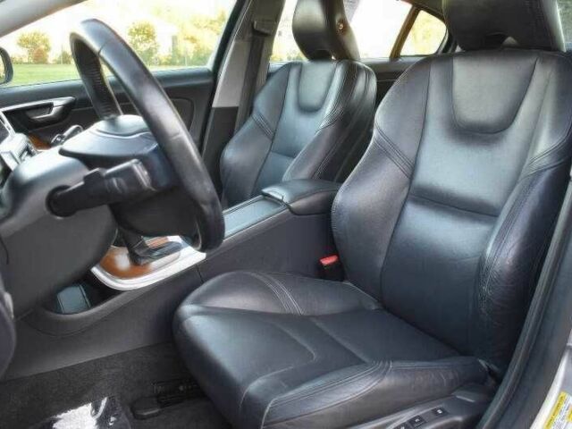 Сірий Вольво С60, об'ємом двигуна 2 л та пробігом 110 тис. км за 2450 $, фото 5 на Automoto.ua