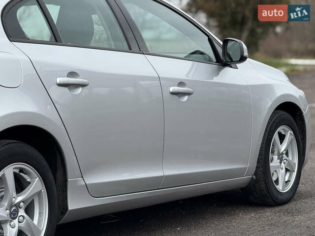 Сірий Вольво С60, об'ємом двигуна 2 л та пробігом 183 тис. км за 14600 $, фото 17 на Automoto.ua