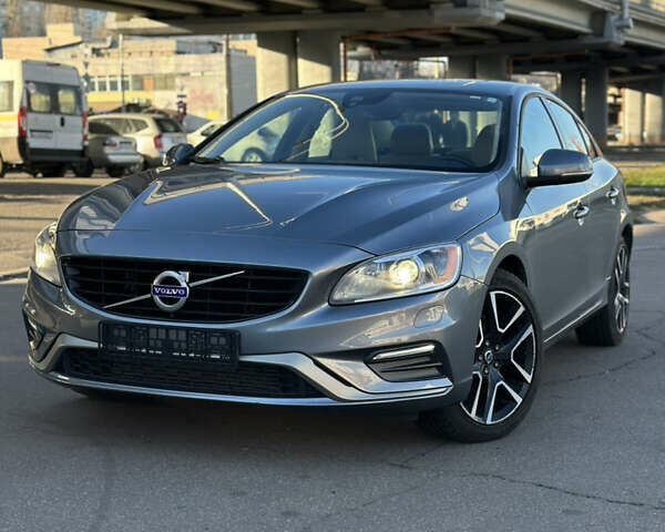 Серый Вольво С60, объемом двигателя 2 л и пробегом 199 тыс. км за 13400 $, фото 1 на Automoto.ua