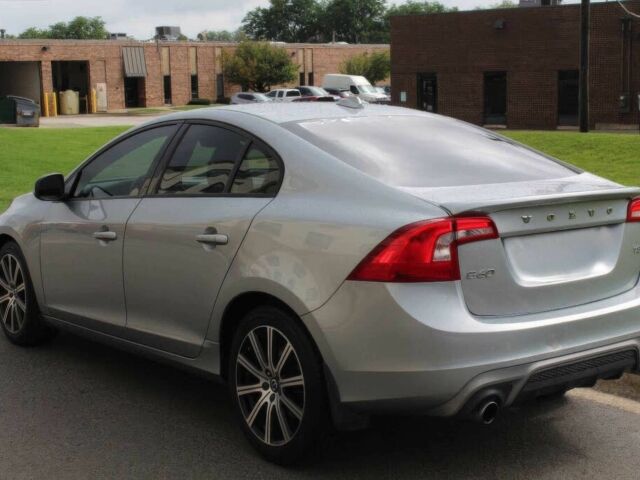 Серый Вольво С60, объемом двигателя 2 л и пробегом 59 тыс. км за 7800 $, фото 3 на Automoto.ua