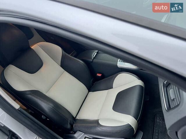 Сірий Вольво С60, об'ємом двигуна 1.97 л та пробігом 86 тис. км за 19300 $, фото 40 на Automoto.ua