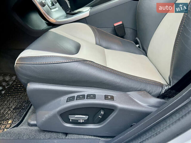 Сірий Вольво С60, об'ємом двигуна 1.97 л та пробігом 86 тис. км за 19300 $, фото 29 на Automoto.ua