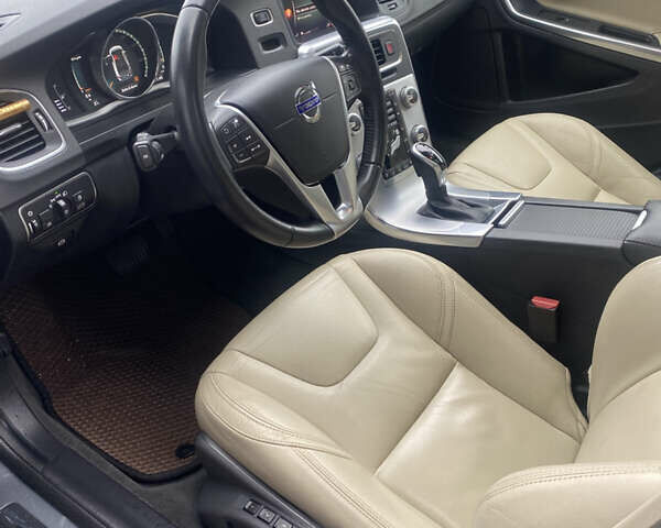 Серый Вольво С60, объемом двигателя 1.97 л и пробегом 141 тыс. км за 15200 $, фото 19 на Automoto.ua