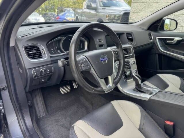 Сірий Вольво С60, об'ємом двигуна 2 л та пробігом 58 тис. км за 9300 $, фото 8 на Automoto.ua