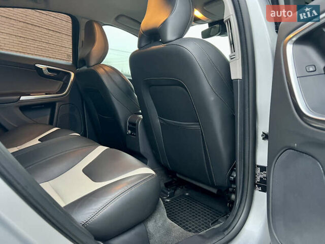 Сірий Вольво С60, об'ємом двигуна 1.97 л та пробігом 86 тис. км за 19300 $, фото 44 на Automoto.ua