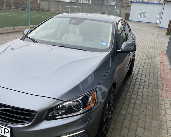 Серый Вольво С60, объемом двигателя 1.97 л и пробегом 141 тыс. км за 15200 $, фото 2 на Automoto.ua