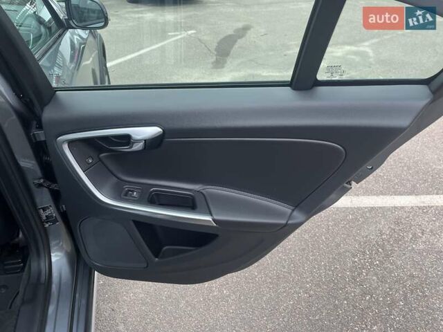 Серый Вольво С60, объемом двигателя 1.97 л и пробегом 238 тыс. км за 18999 $, фото 23 на Automoto.ua