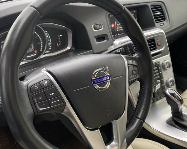 Серый Вольво С60, объемом двигателя 1.97 л и пробегом 141 тыс. км за 15200 $, фото 24 на Automoto.ua