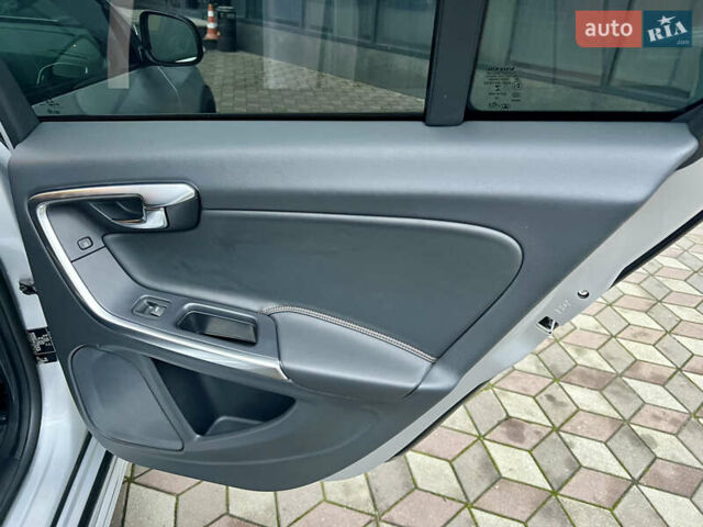 Сірий Вольво С60, об'ємом двигуна 1.97 л та пробігом 86 тис. км за 19300 $, фото 42 на Automoto.ua