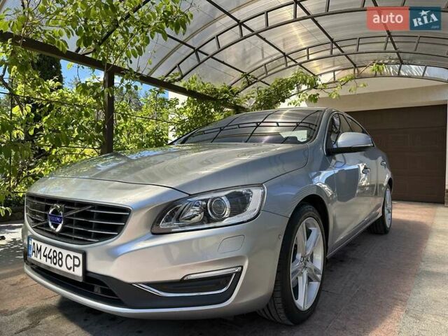 Серый Вольво С60, объемом двигателя 2 л и пробегом 192 тыс. км за 18000 $, фото 4 на Automoto.ua