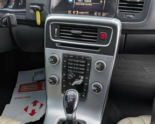 Серый Вольво С60, объемом двигателя 1.97 л и пробегом 119 тыс. км за 11990 $, фото 57 на Automoto.ua