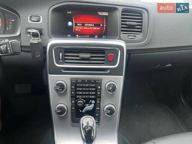 Серый Вольво С60, объемом двигателя 1.97 л и пробегом 238 тыс. км за 18999 $, фото 29 на Automoto.ua