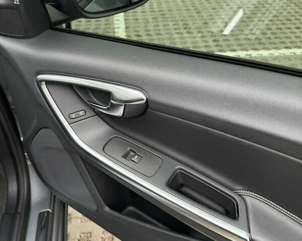 Сірий Вольво С60, об'ємом двигуна 1.98 л та пробігом 152 тис. км за 15400 $, фото 21 на Automoto.ua