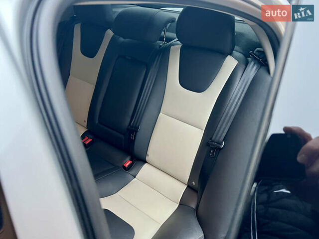 Сірий Вольво С60, об'ємом двигуна 1.97 л та пробігом 85 тис. км за 19500 $, фото 48 на Automoto.ua