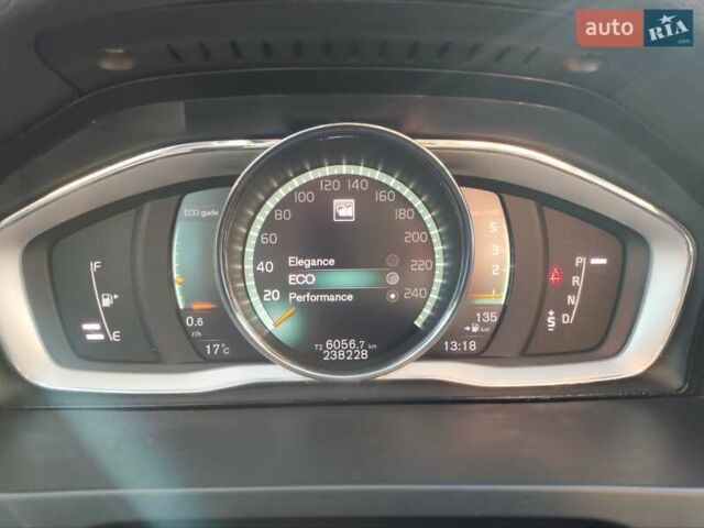 Серый Вольво С60, объемом двигателя 2 л и пробегом 238 тыс. км за 16500 $, фото 12 на Automoto.ua