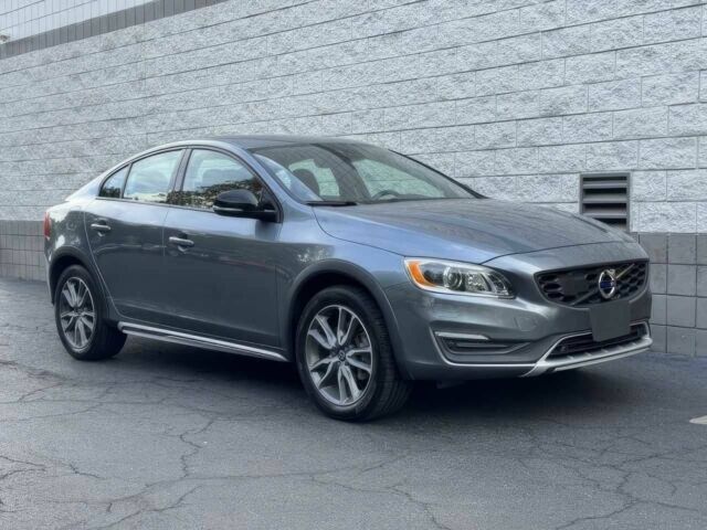 Сірий Вольво С60, об'ємом двигуна 2 л та пробігом 58 тис. км за 9300 $, фото 2 на Automoto.ua